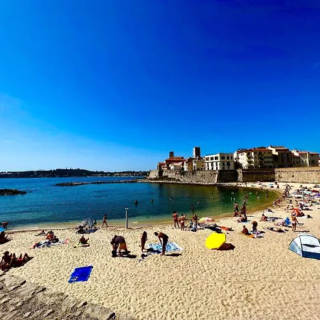 Appartamento Superbe En Plein Centre Du Vieil Antibes